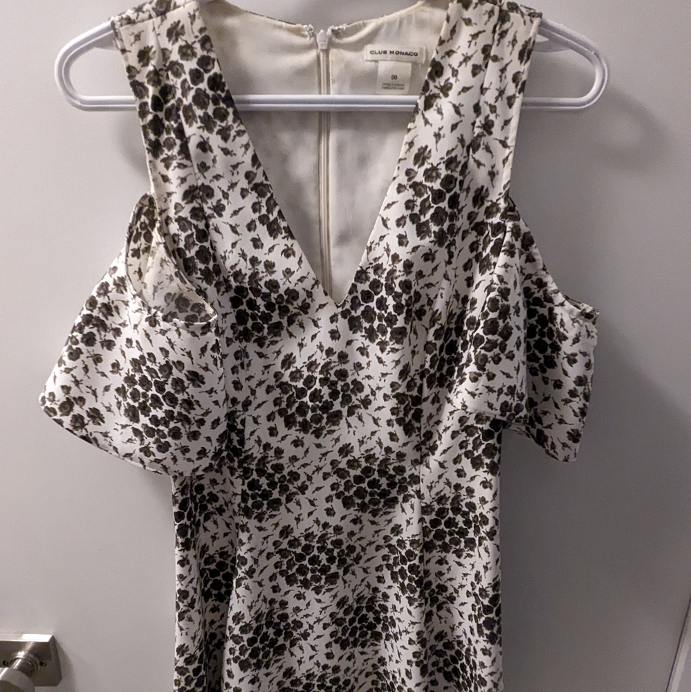 Club Monaco Floral dress _ White and Black Dress - Size 00